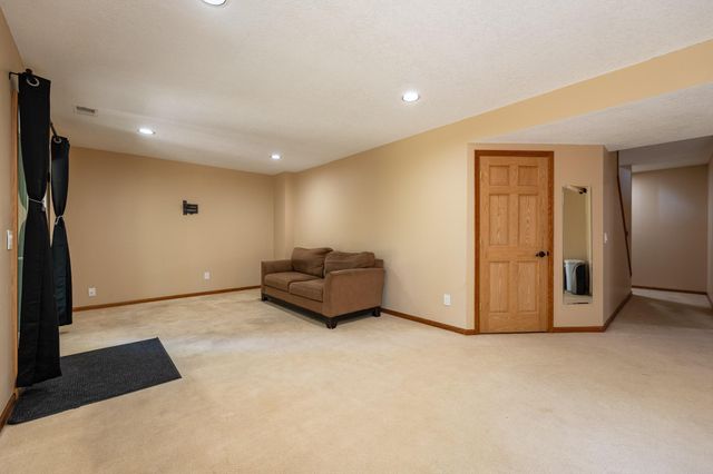 12640 Edinborough Circle, Apple Valley, MN 55124