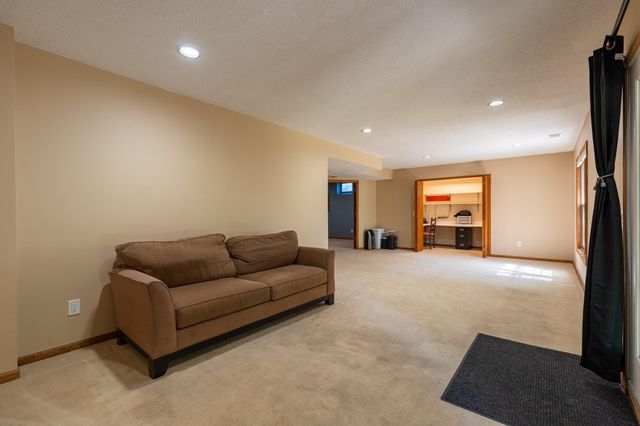 12640 Edinborough Circle, Apple Valley, MN 55124