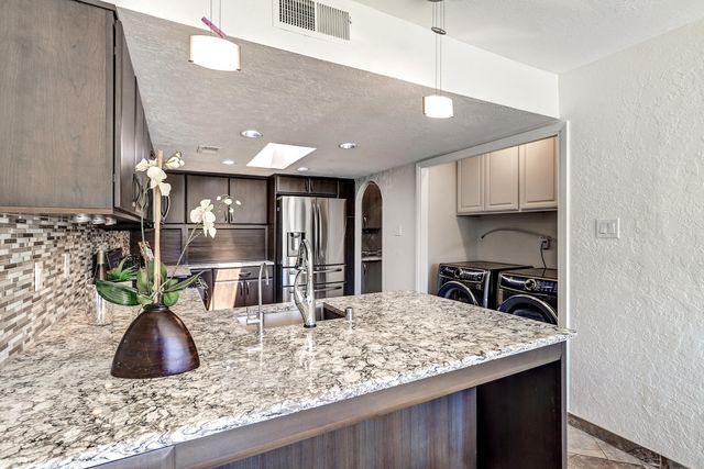 914 Tramway Lane NE, Albuquerque, NM 87122