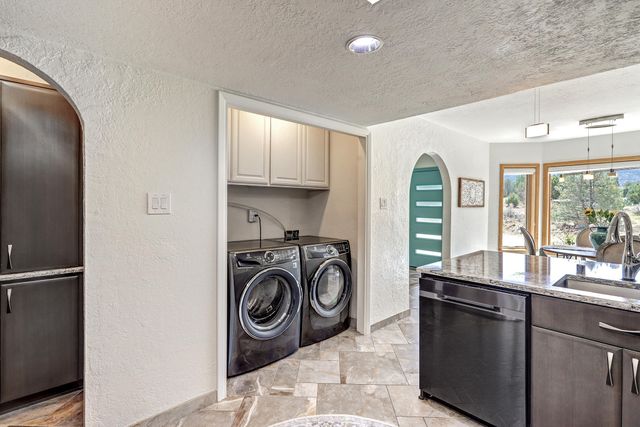 914 Tramway Lane NE, Albuquerque, NM 87122