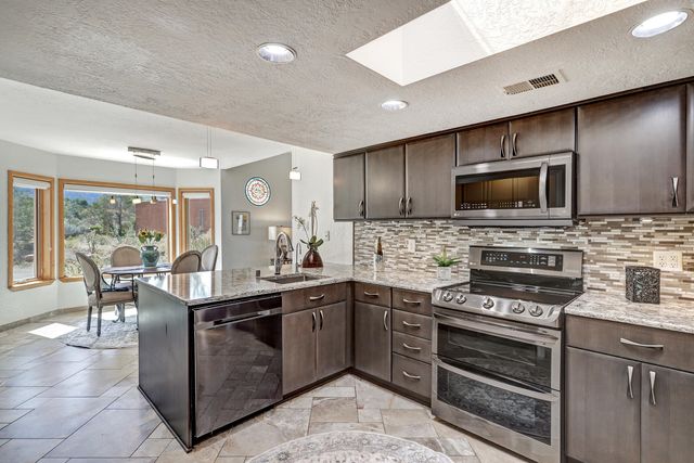 914 Tramway Lane NE, Albuquerque, NM 87122