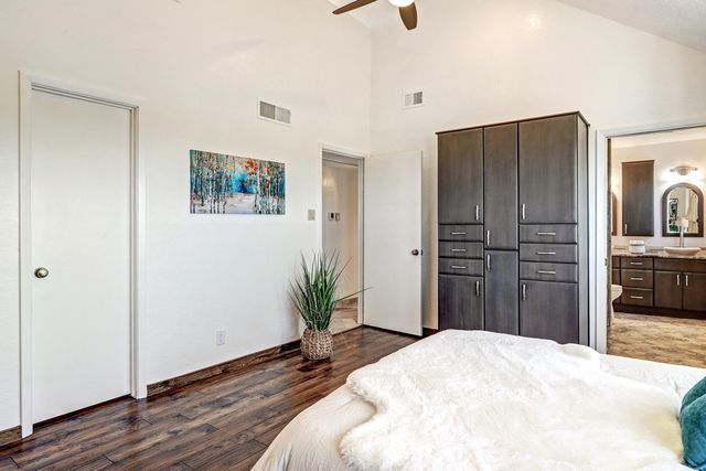 914 Tramway Lane NE, Albuquerque, NM 87122