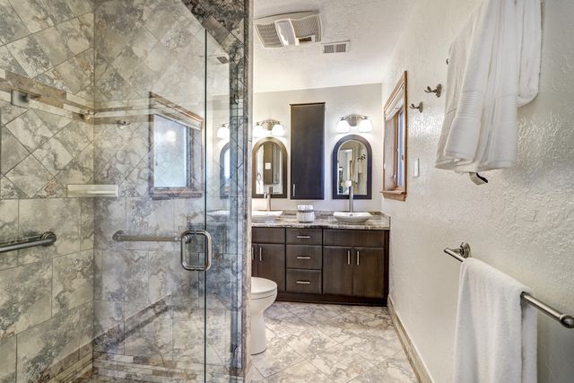 914 Tramway Lane NE, Albuquerque, NM 87122