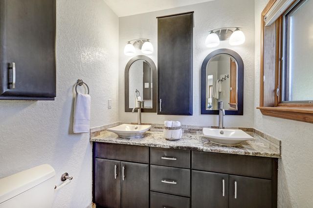 914 Tramway Lane NE, Albuquerque, NM 87122