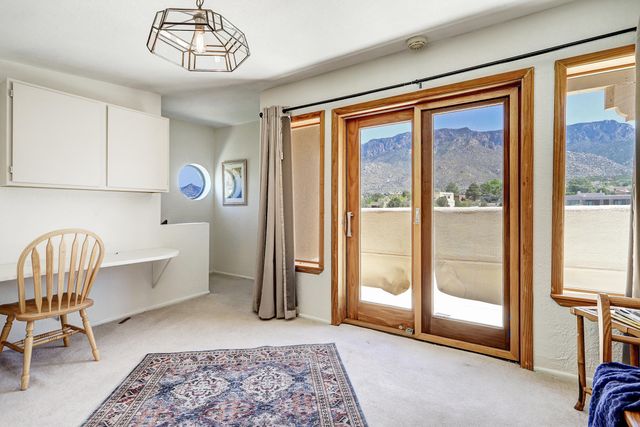 914 Tramway Lane NE, Albuquerque, NM 87122