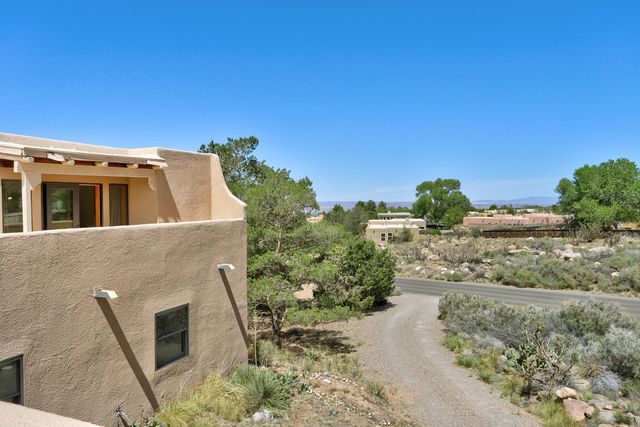 914 Tramway Lane NE, Albuquerque, NM 87122