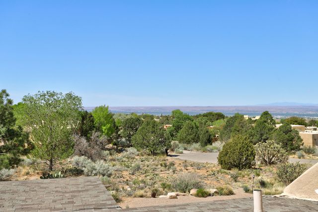 914 Tramway Lane NE, Albuquerque, NM 87122
