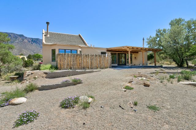 914 Tramway Lane NE, Albuquerque, NM 87122