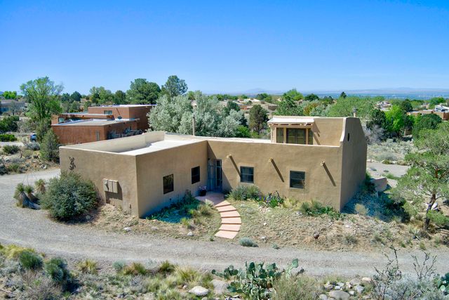 914 Tramway Lane NE, Albuquerque, NM 87122