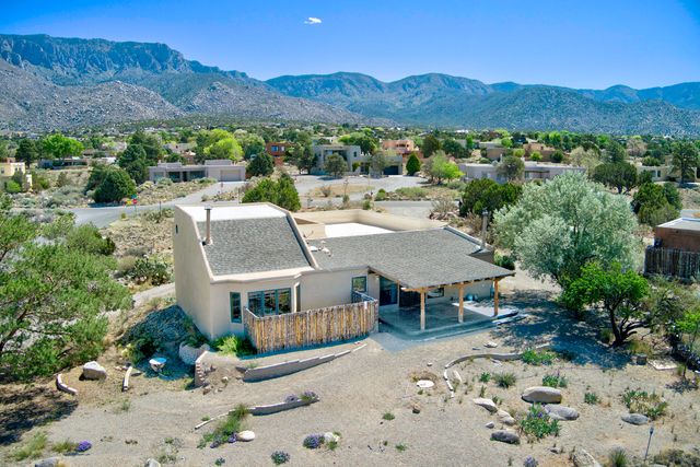 914 Tramway Lane NE, Albuquerque, NM 87122