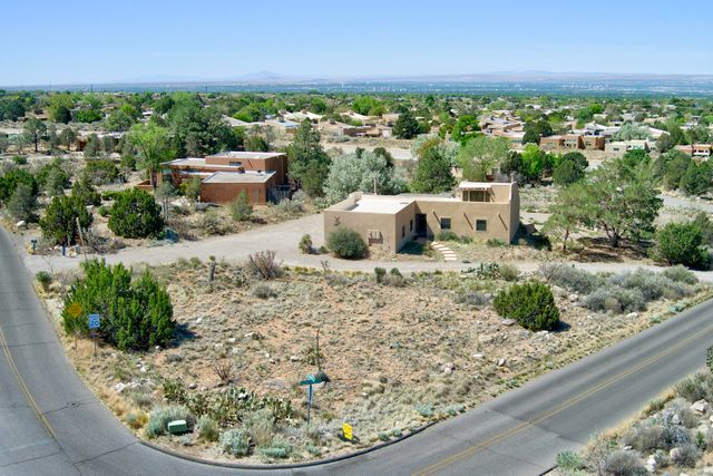 914 Tramway Lane NE, Albuquerque, NM 87122