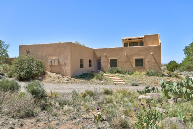 914 Tramway Lane NE, Albuquerque, NM 87122