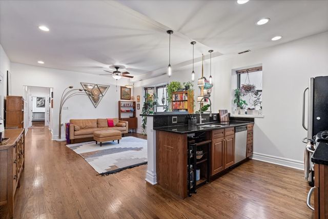 1048 W Lawrence Avenue 2, Chicago, IL 60640