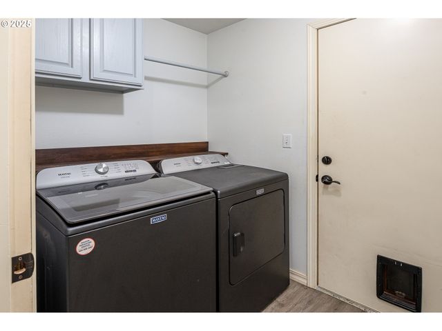 1205 S 13TH St, Cottage Grove, OR 97424