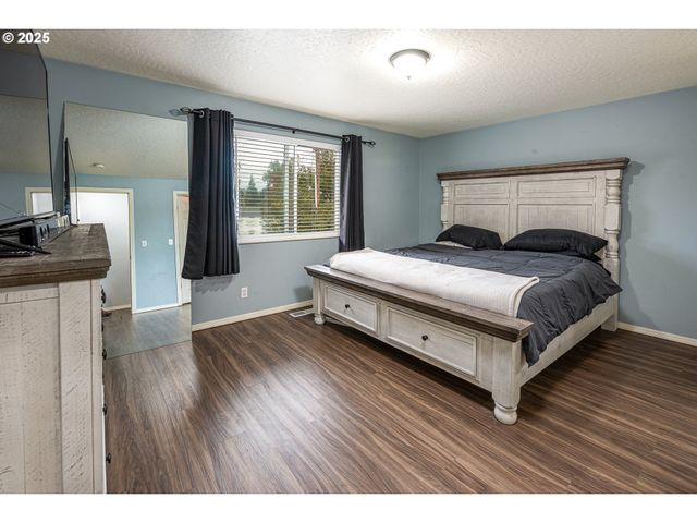 1205 S 13TH St, Cottage Grove, OR 97424