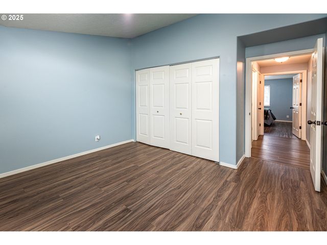 1205 S 13TH St, Cottage Grove, OR 97424