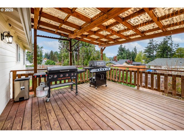 1205 S 13TH St, Cottage Grove, OR 97424