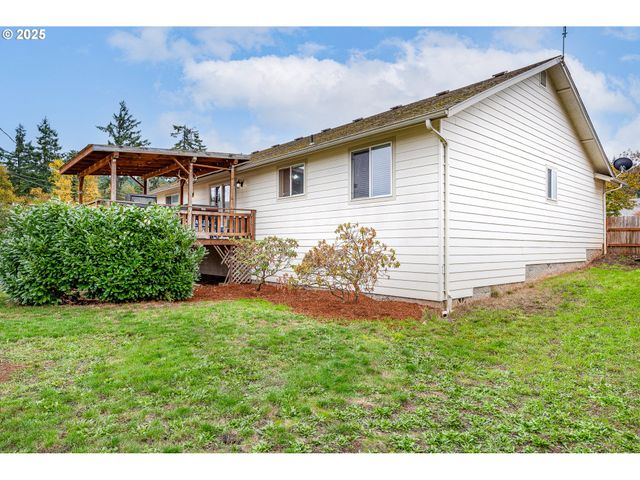 1205 S 13TH St, Cottage Grove, OR 97424