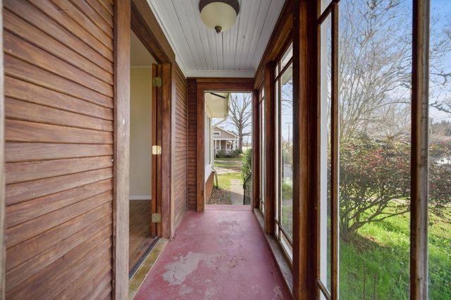 411 Third St, Dequincy, LA 70633