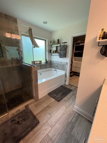 5402 Longhorn Trl, Gulf Breeze, FL 32563