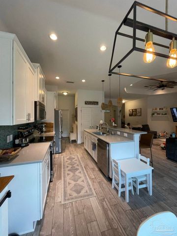 5402 Longhorn Trl, Gulf Breeze, FL 32563