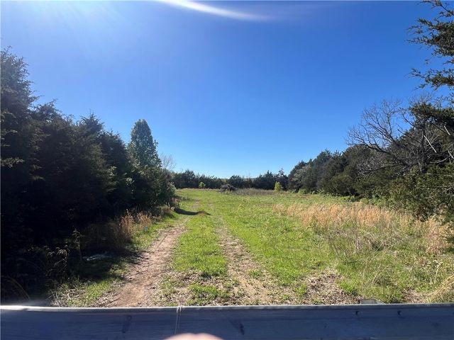 10051 NW Campbell Road, Fayetteville, AR 72701