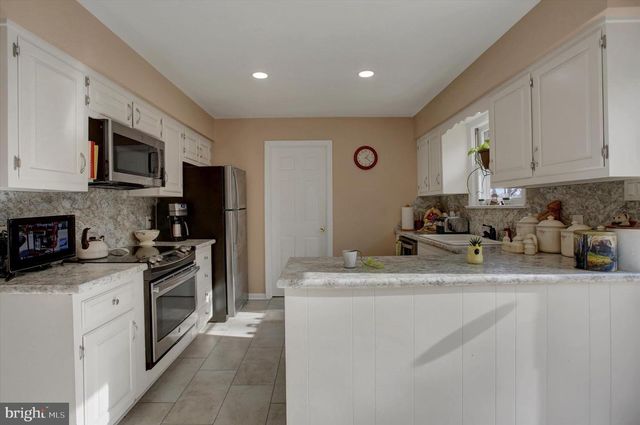 300 ACRE DR, Carlisle, PA 17013