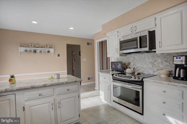 300 ACRE DR, Carlisle, PA 17013