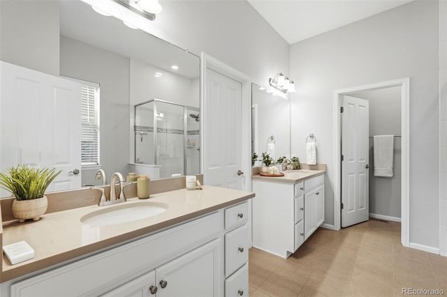 6807 S Riverwood Way, Aurora, CO 80016