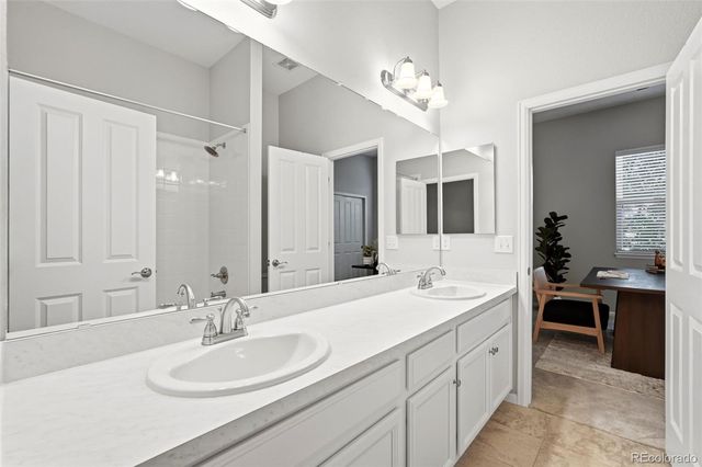 6807 S Riverwood Way, Aurora, CO 80016