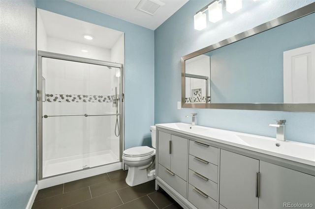 6807 S Riverwood Way, Aurora, CO 80016