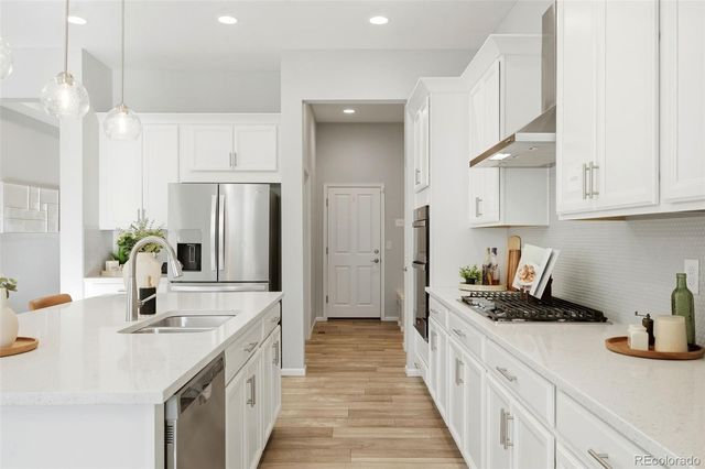 6807 S Riverwood Way, Aurora, CO 80016