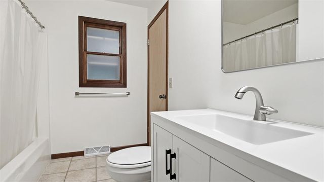 1504 Folsom Street, Eau Claire, WI 54703