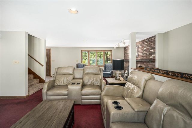 9 County Road, Windham, NH 03087