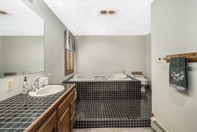 9 County Road, Windham, NH 03087