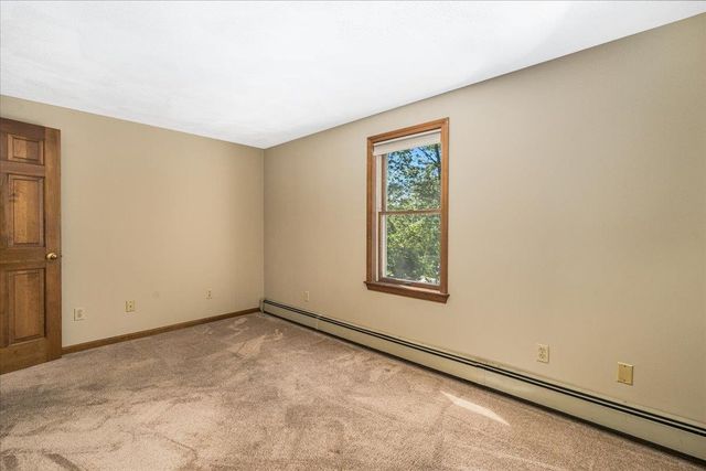 9 County Road, Windham, NH 03087