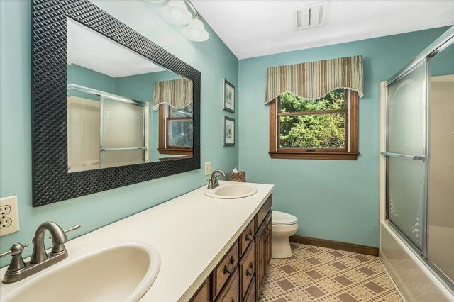 9 County Road, Windham, NH 03087