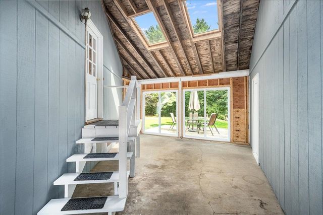 9 County Road, Windham, NH 03087