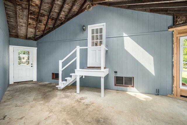 9 County Road, Windham, NH 03087