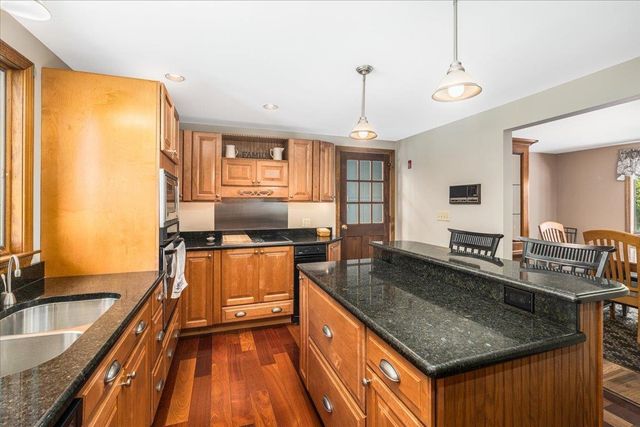 9 County Road, Windham, NH 03087