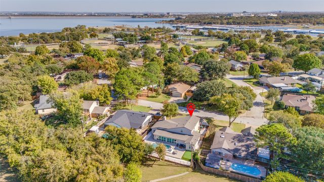 944 Hummingbird Trail, Grapevine, TX 76051