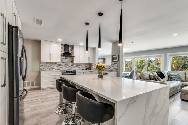 944 Hummingbird Trail, Grapevine, TX 76051