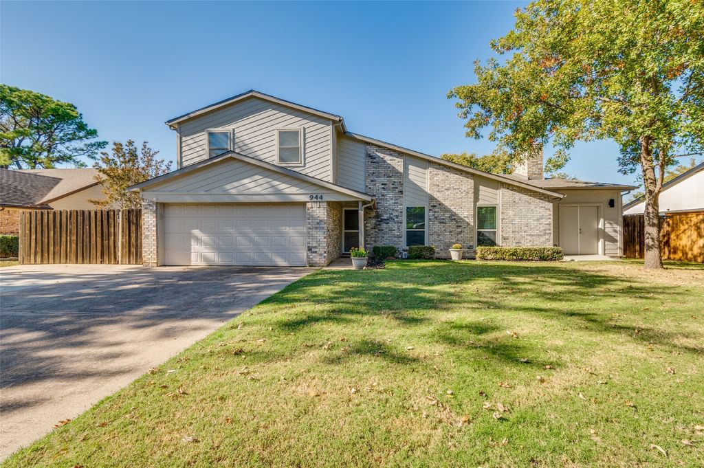 944 Hummingbird Trail, Grapevine, TX 76051
