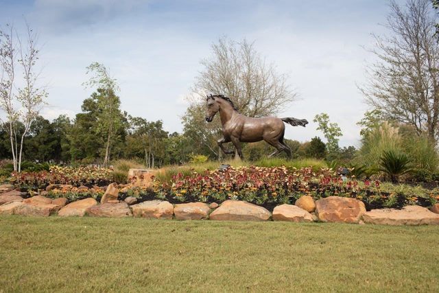 35 Sunlit Song Lane, Tomball, TX 77377