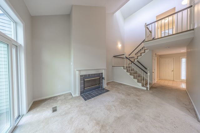 49 Bishops Forest Dr 49, Waltham, MA 02452