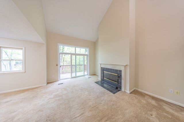 49 Bishops Forest Dr 49, Waltham, MA 02452
