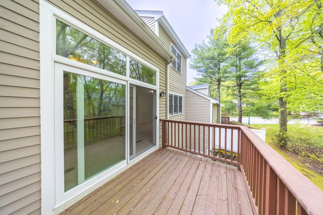 49 Bishops Forest Dr 49, Waltham, MA 02452