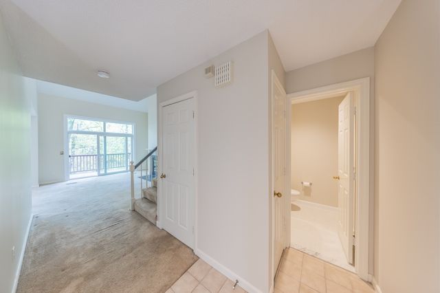 49 Bishops Forest Dr 49, Waltham, MA 02452