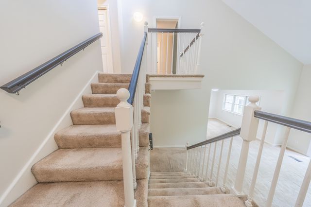 49 Bishops Forest Dr 49, Waltham, MA 02452