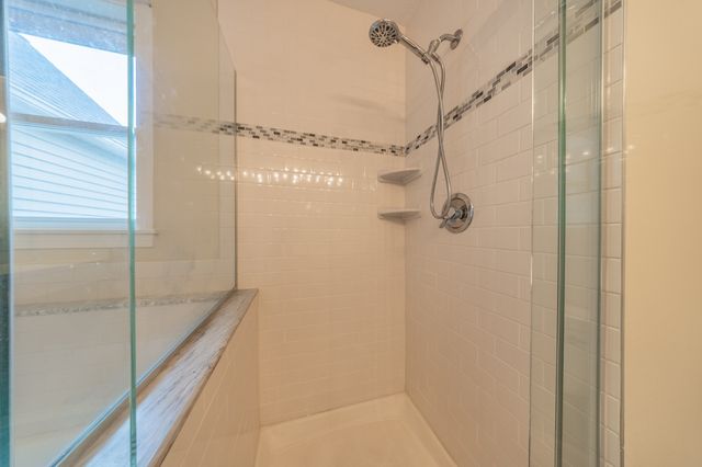 49 Bishops Forest Dr 49, Waltham, MA 02452